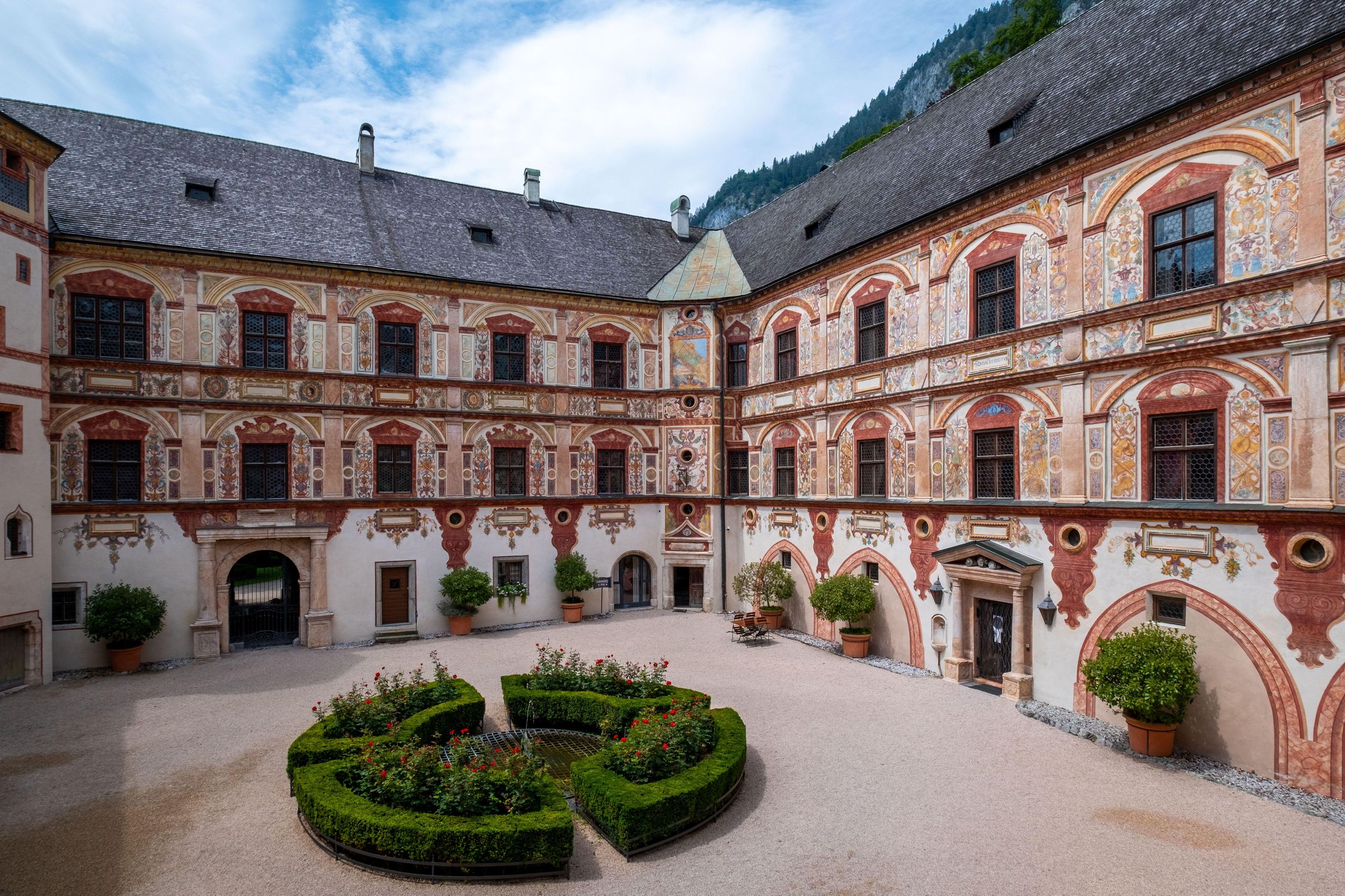 Schloss Tratzberg: Eintritt inklusive Erlebnis-Schlossführung in 9 Sprachen