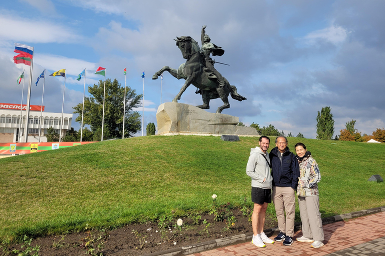 Moldova: Noul Neamț Monastery and Fortress Tour