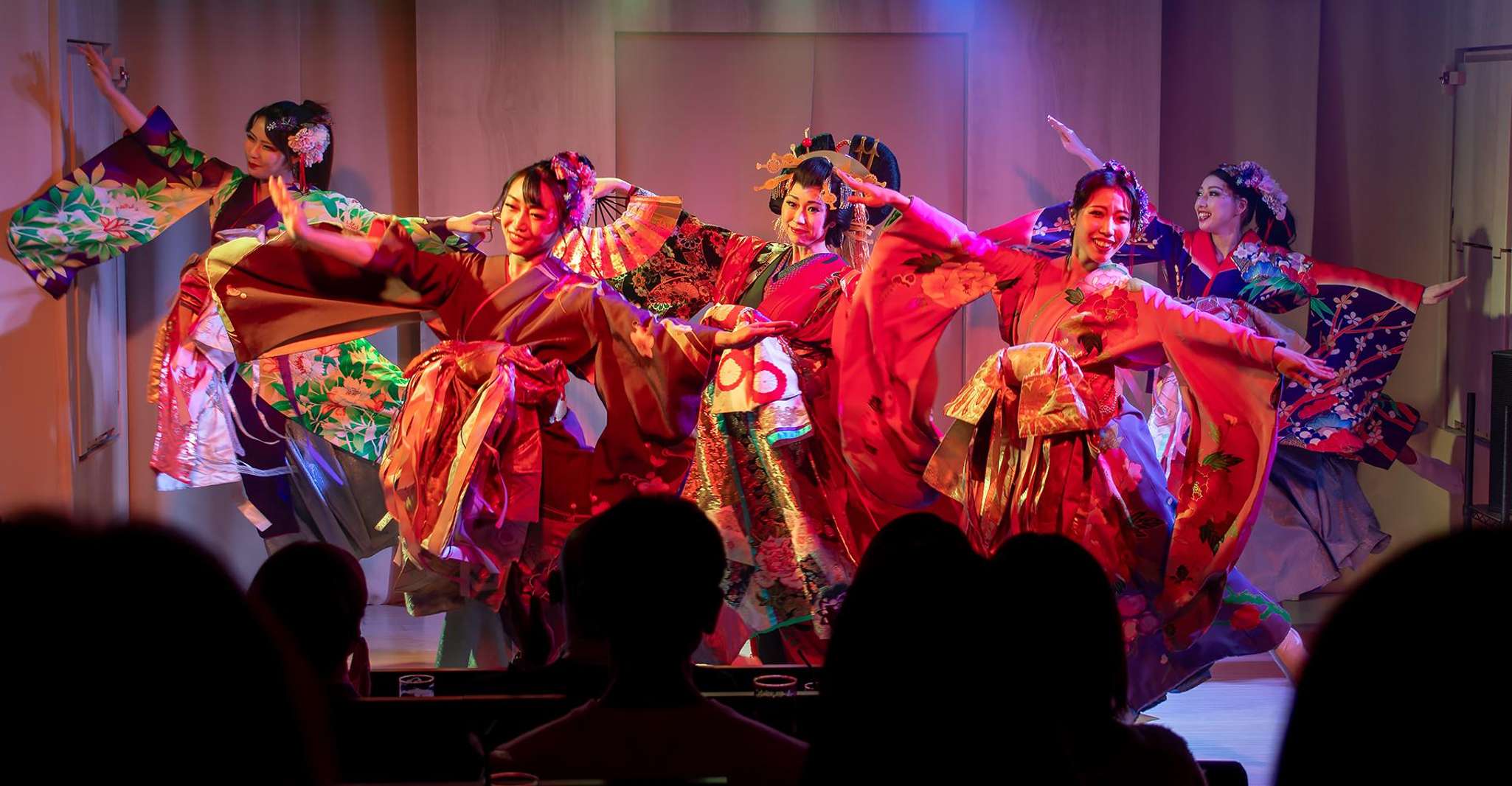 Tokyo, Japanese Dance Cabaret Theater Asakusa-Kaguwa Ticket - Housity