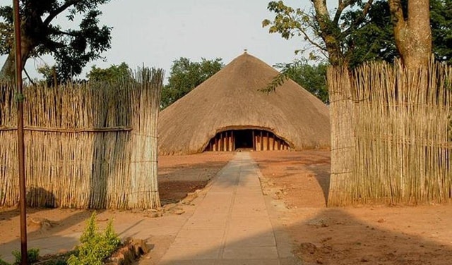 Gulu: Private City Tour with Market Visit and Lunch