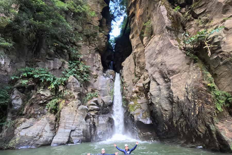 São Miguel: AdventurePark Canyoning Salto do Cabrito, Azoren. Foto: GetYourGuide