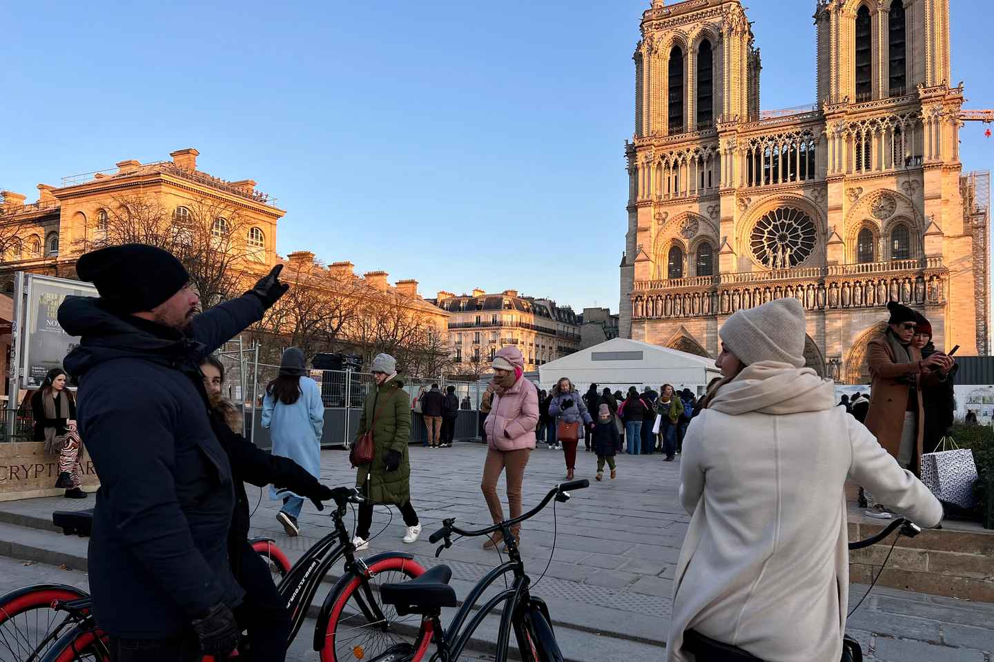 Paris: Guided City Highlights Bike Tour