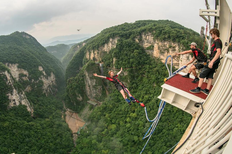 تشانغجياجيه: جولة خاصة مع جسر زجاجي وركوب قارب
