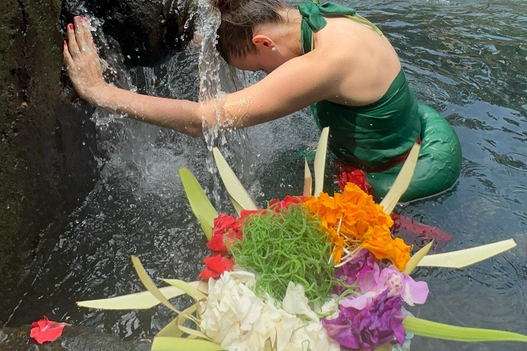 Tirta Empul: Purification Ritual and Temple Tour Basic Package: Purification Ritual and Temple Tour