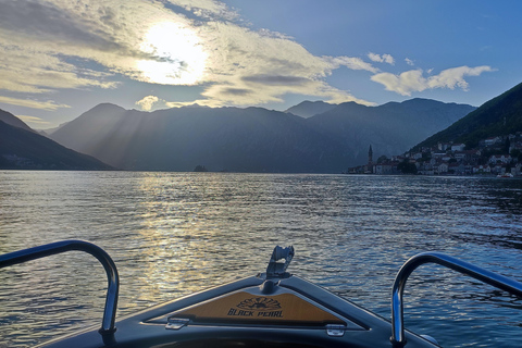 Visite privée de 7 heures Perast, la baie de Kotor et la grotte bleue, pause déjeuner