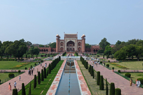 Vanuit Delhi: Taj Mahal dagtour per sneltrein met transfers1e klas treinwagon, auto, gids, toegangskaarten en lunch