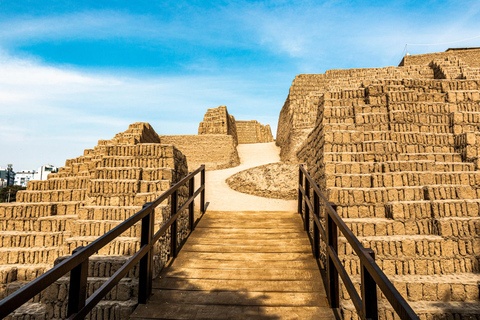 Lima: Huaca Pucllana Site Museum Private Tour with Tickets 2-hour: Pucllana Museum Evening Tour