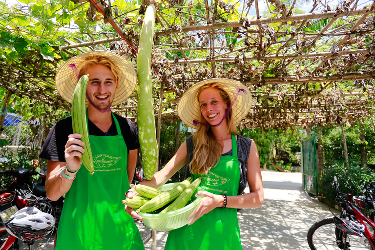 Hue : Visite du pont Thanh Toan en moto avec cours de cuisine