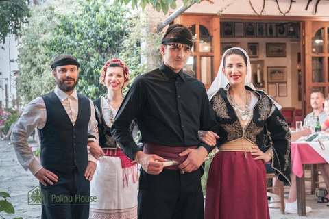 Rethymnon: Kreteńska noc z kolacją i muzyką na żywo