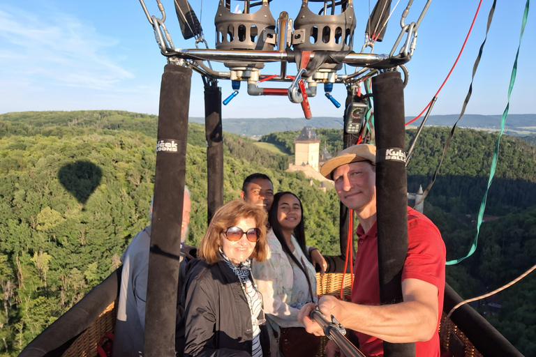 From Prague: Balloon ride with Champagne & Picnic