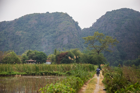 Tour in E-Bike di Ninh Binh - Paesaggi segreti di Tam Coc