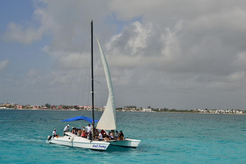 Riviera Maya:Catamaran to Isla Mujeres with lunch & open bar