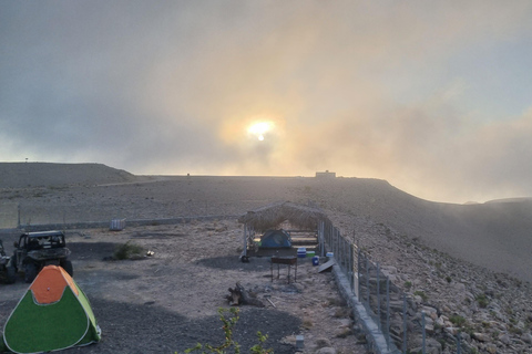 Från Muscat: Episk 2-dagars UTV-overlanding i Jabal Abyad