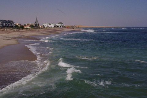 1 DAG BEZOEK WALVIS BAY EN SWAKOPMUND: Vervoer en tour