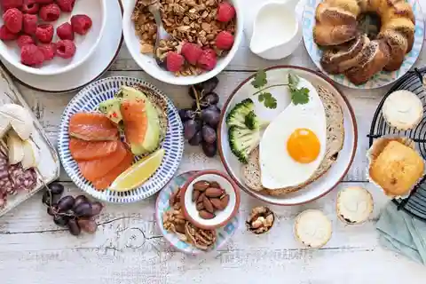 Winter Haven: Guided Brunch Tour with Local Delicacies