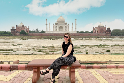 From Delhi: Private Sunrise Taj Mahal Tour by CarTour privado desde Delhi - Coche, guía, entradas y comida de 5 estrellas