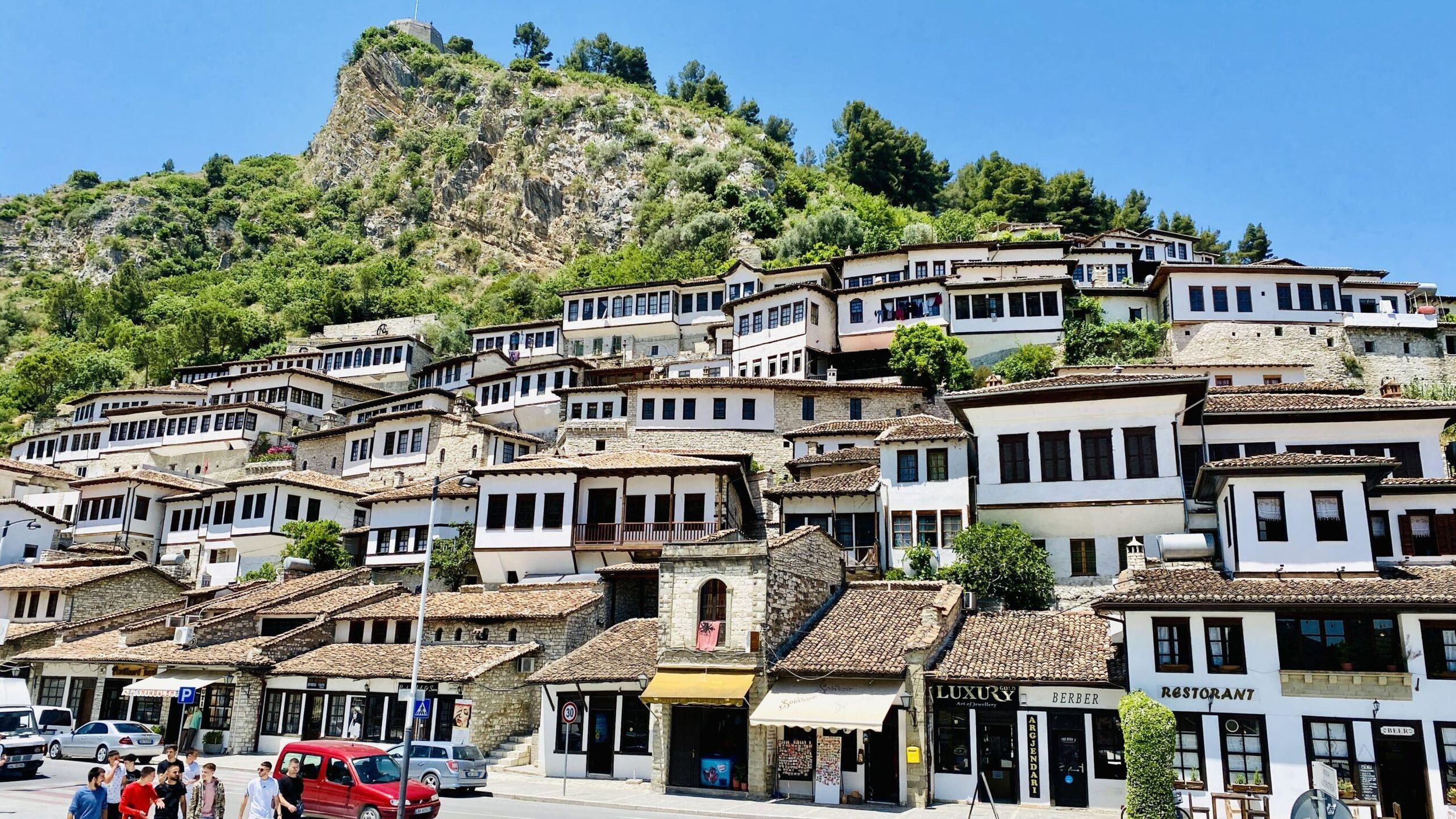 Ab Dürres/Golem: UNESCO-Stadt Berat & Belshi-See: Tagestour