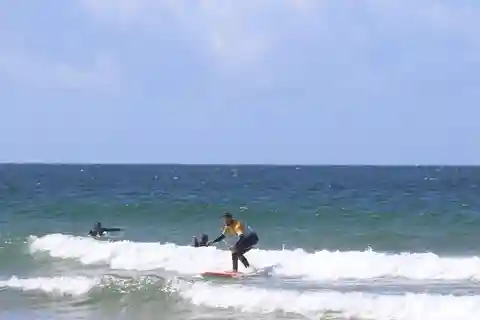 Lisbona-Cascais: esperienza surf locale