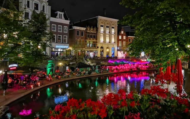 Utrecht: Guided Night Bar Crawl to Hidden Local Bars