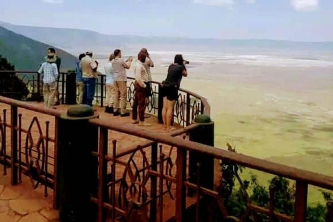 Arusha: Safari de 4 días a Tarangire, Serengeti y NgorongoroSafari de 4 días por Tanzania en Grupo