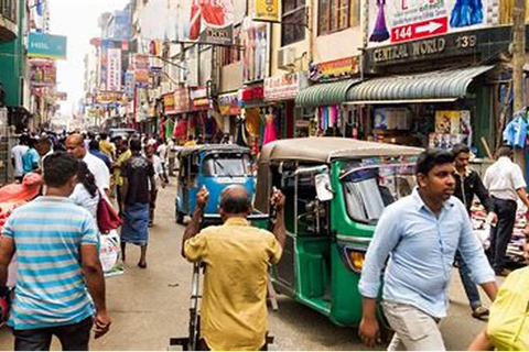 Explora la ciudad de Colombo en Tuk Tuk privado o en coche