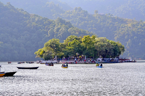 Pokhara : Visite guidée à pied en soirée au bord du lac