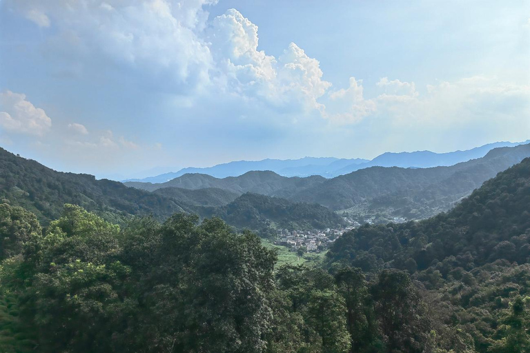 Hangzhou Jiuxi, Shililangdang & Yunqi Day Hiking Tour