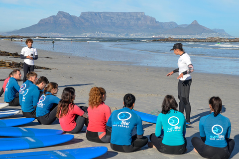 Cape Town:Learn to surf with the best view of Table Mountain