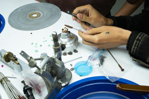 Bogota: Authentic Emerald Carving Workshop with an Artisan