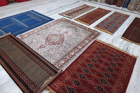 Agra Shopping Tour – Half Day with Male/Female Guide Agra Shopping Tour – Half Day with Male Guide