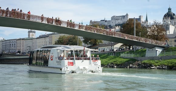 Salzburg: Bootsfahrt nach Hellbrunn und Schlossbesichtigung