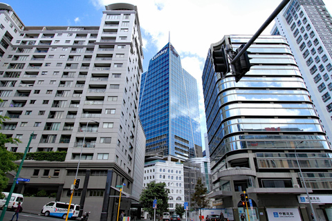 Walk the Heart of Auckland: A Queen Street Discovery Tour