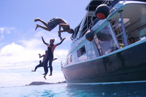 Naha: Excursão de 1 dia para mergulho com snorkel nas Ilhas KeramaNaha: excursão de mergulho com snorkel de 1 dia nas Ilhas Kerama