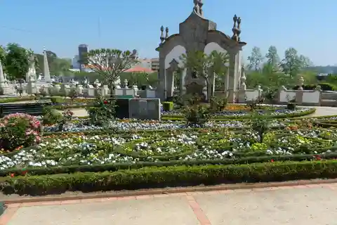 Barcelos private guided city tour