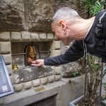Firenze: Tour serale delle Finestre del Vino e delle Leggende Nascoste