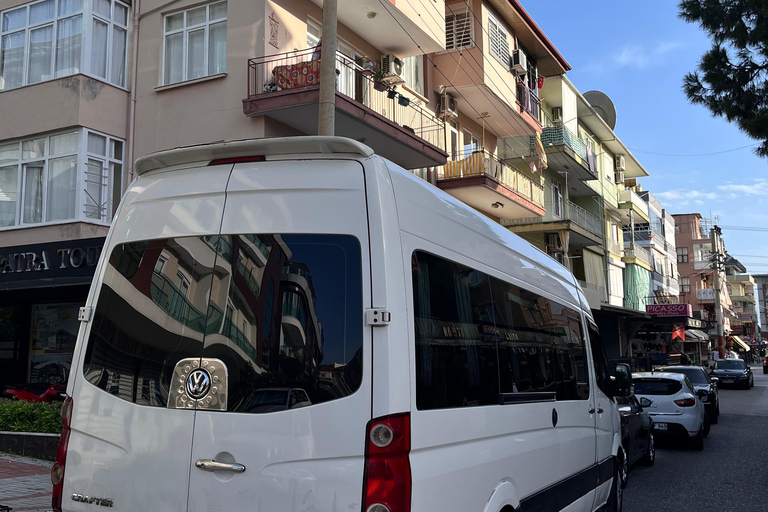 Wycieczka po mieście Alanya: dzień/noc, kolejka linowa i plaża KleopatryAlanya Hop-On Hop-Off Shuttle: Zachód słońca