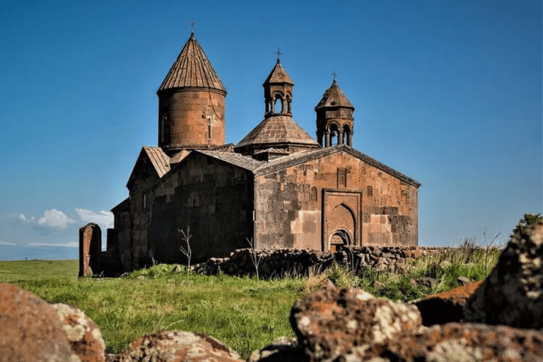 De Yerevan: Tour particular do vinho, visita ao vinhedo, museu do vinhoTour particular com guia de turismo