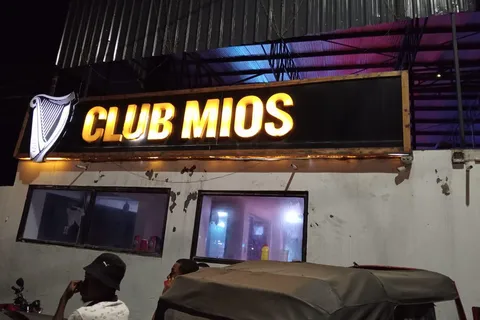 Mombasa: Coastal Pub Crawl - Bamburi Drunk Tour