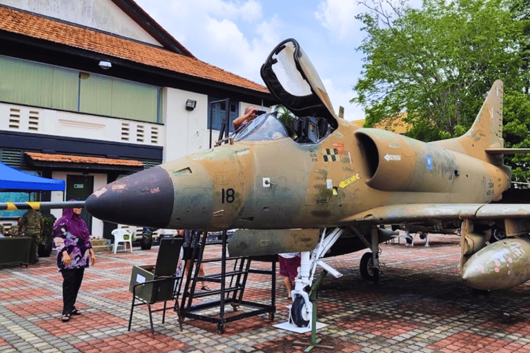 De Kuala Lumpur: excursão a Port Dickson com cruzeiro DragonDe Kuala Lumpur: Excursão a Port Dickson com cruzeiro Dragon Cruise