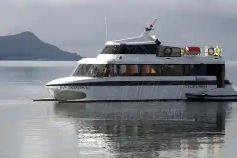 Puno: Excursão de catamarã pelo Lago Titicaca e Isla del Sol