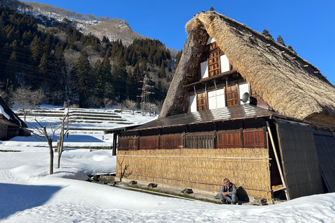 Tour privato di Shirakawa-go, Gokayama e Takayama da KanazawaShirakawa-go, Gokayama e Takayama: tour privato da Kanazawa