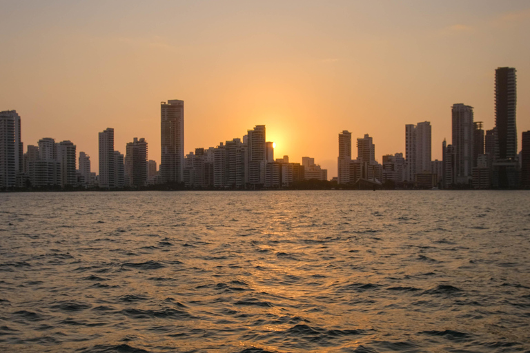 Cartagena: Walking tour & Sunset Pirate Ship Cruise