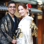 Kyoto: Private Photoshoot with Props & Travel Photography