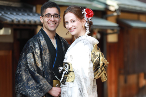 Kyoto: Private Photoshoot with Props & Travel Photography Kyoto: 30-Minute Private Photoshoot with Props