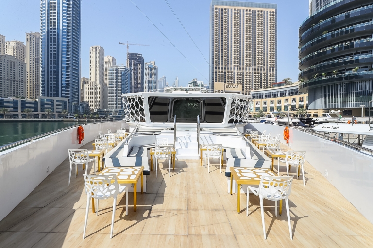 Dubai: 2-stündige Mega-Jachttour mit Buffet-AbendessenDubai: 3-stündige Mega-Jachttour mit Buffet-Abendessen