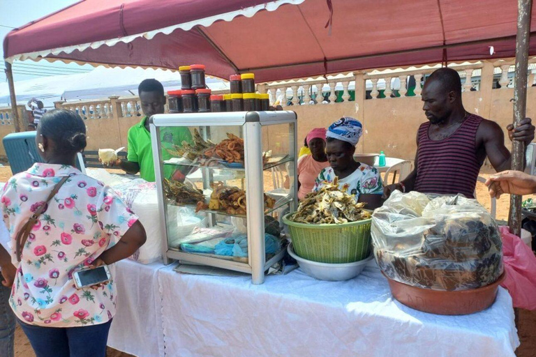 Accra Walking Tour: Jamestown Colonial History & Local Gems