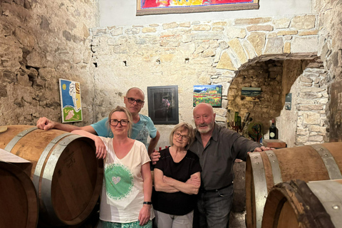 Château Villemagne: قم بزيارة القبو وتذوق النبيذ لدينا.