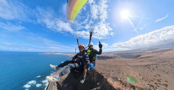 Gran Canaria: Paragliding Flight & Banana Plantation Tour