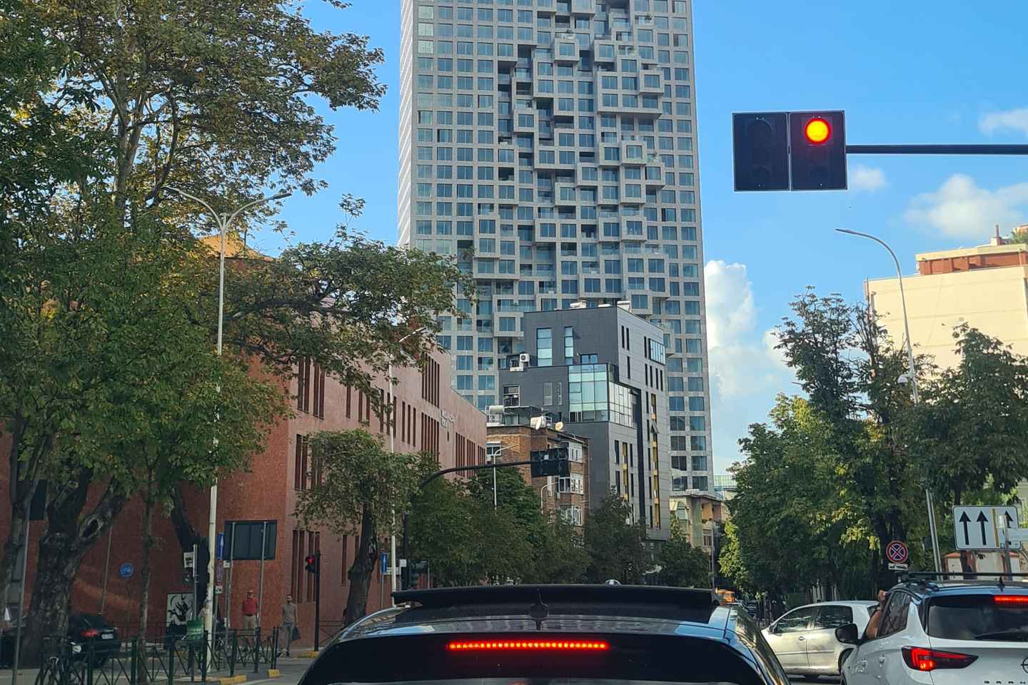 塔那之旅——与当地人一起探索地拉那