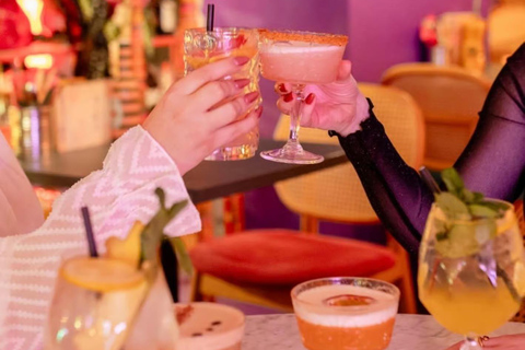 Utrecht: Cocktail tour with drinks & games